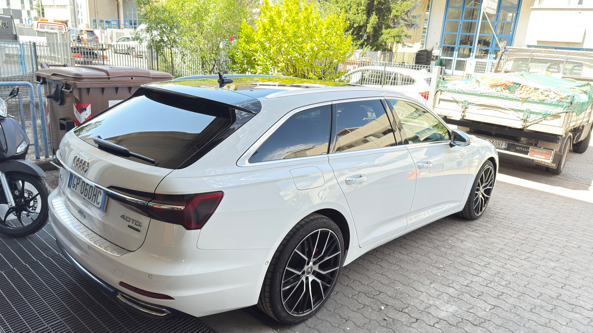 Audi A6 Heck seitlich